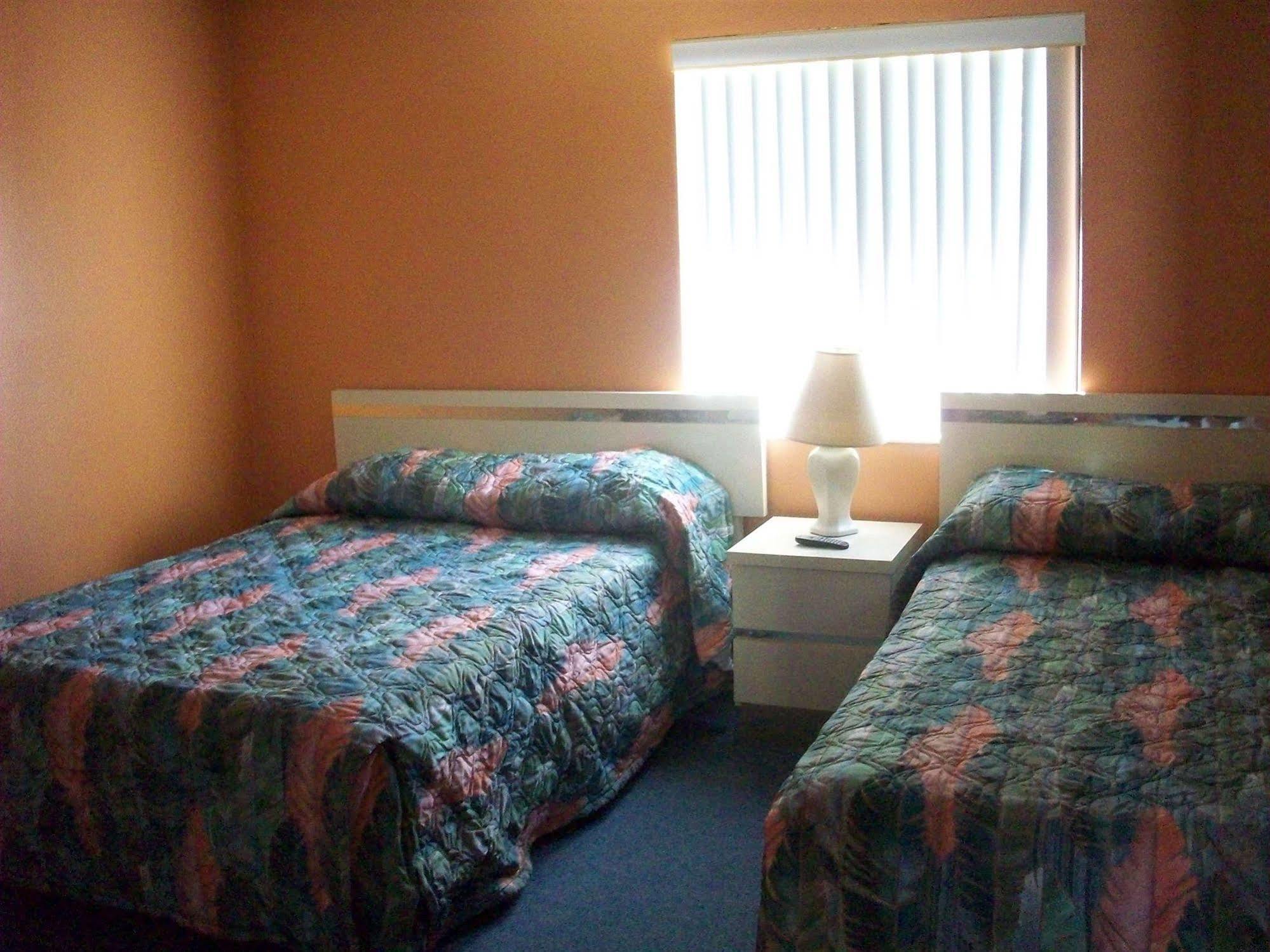 אדג'ווטר All-Suite Motel מראה חיצוני תמונה